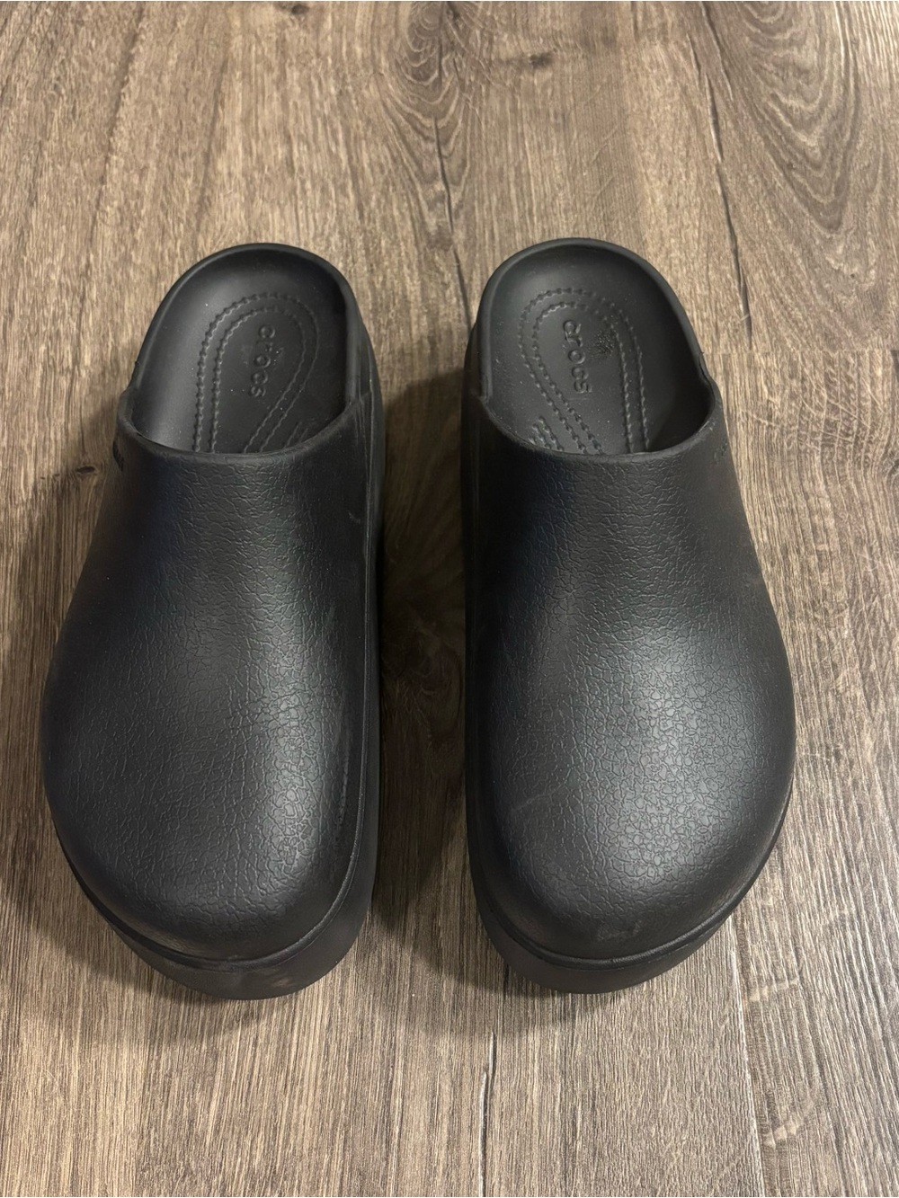 Crocs Dylan Platform Clogs Women’s Size 7 Black Slip-On Comfort Clog - Picture 2 of 8